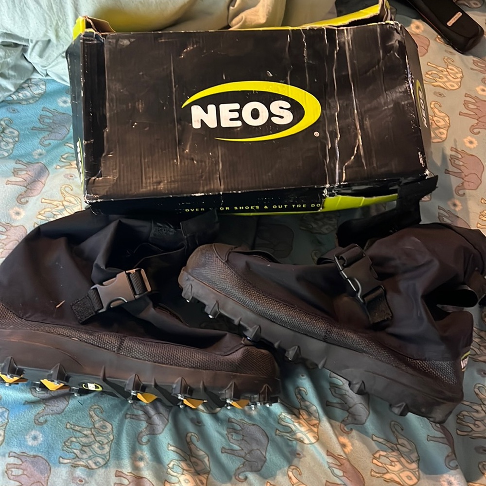 Neos over shoe’s